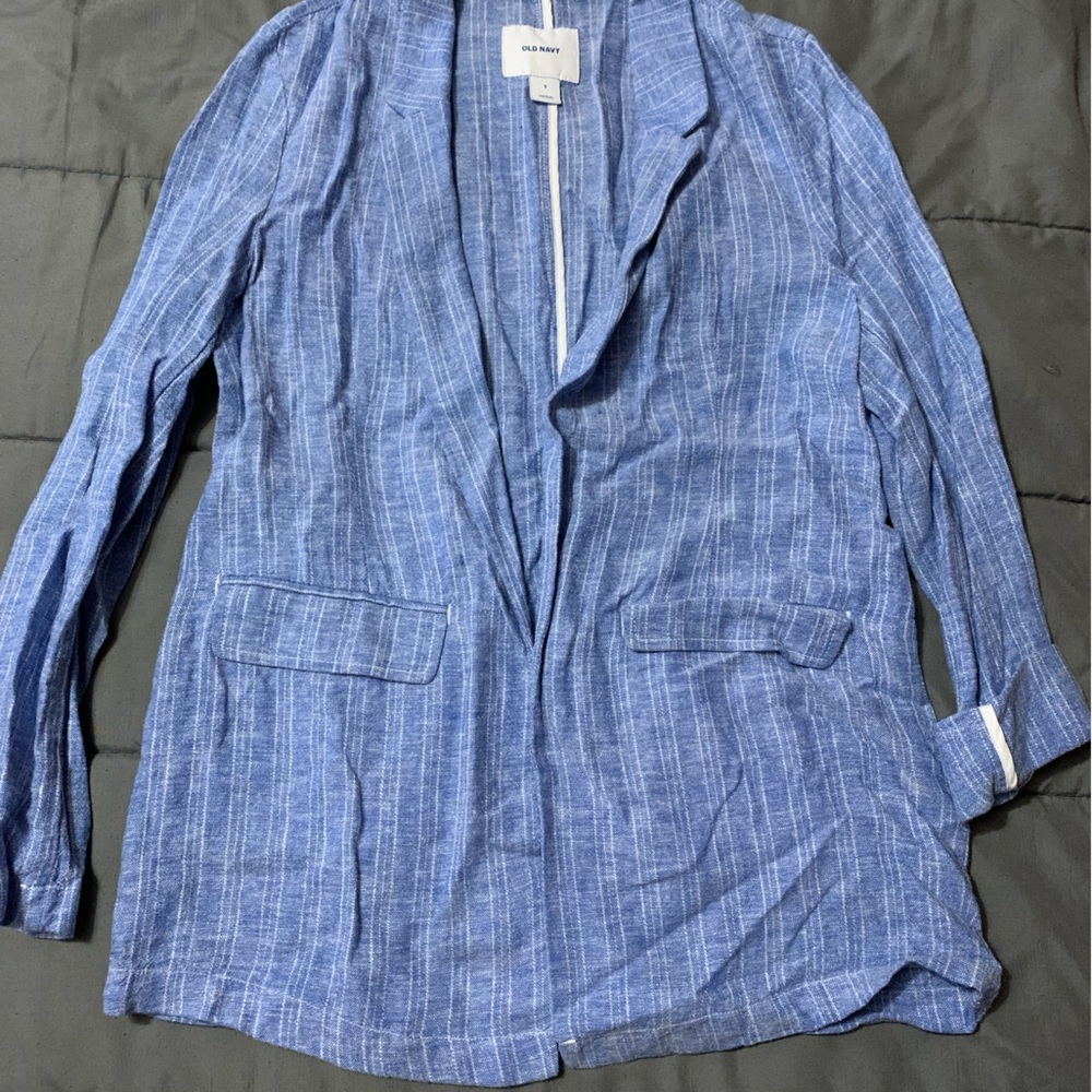 Old Navy relaxed blazer, size small.